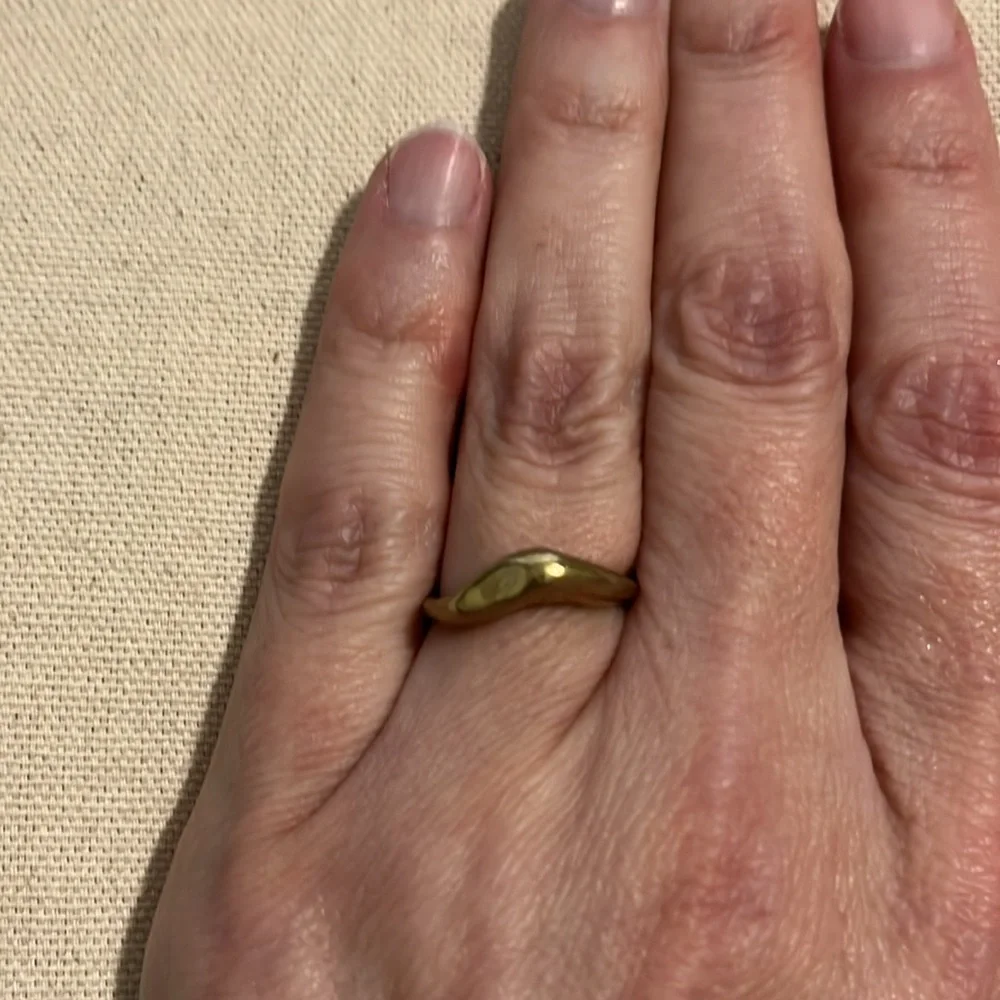 Fade Into the Abstract Wavy Ring in Brass Size 6 - Picture 3 of 4